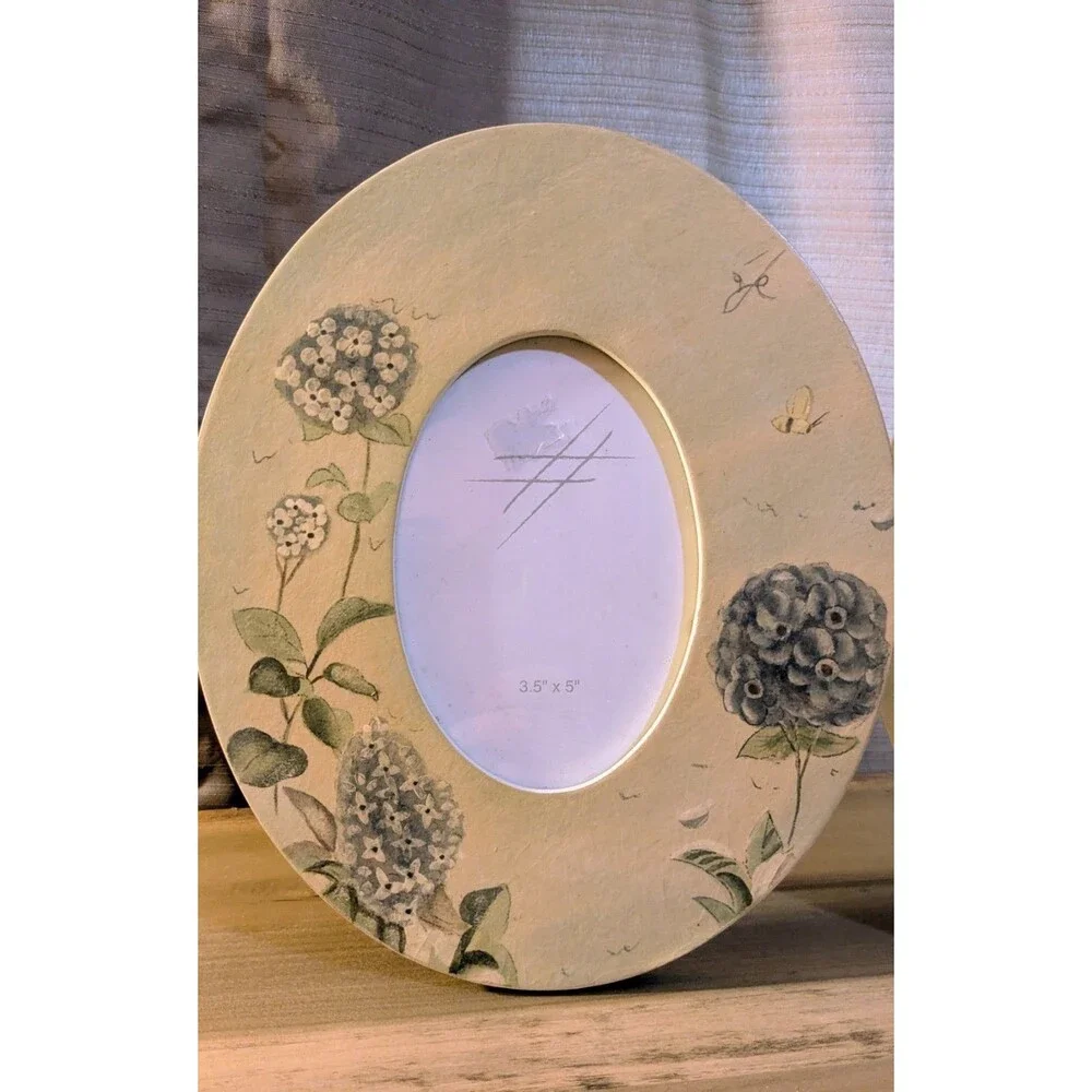 Pair of Vintage Fetco Cheri Blum floral oval picture frames 3.5